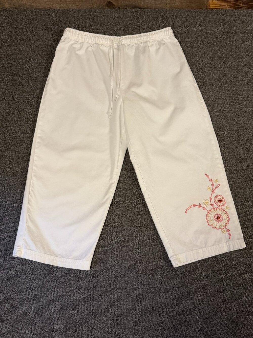 Basic Editions White Cotton Pants L Drawstring Embroidered Floral